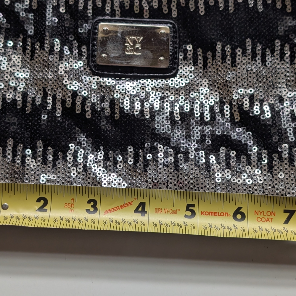 NWT New York & Co. Black and Silver Sequin Clutch **Final Price** - Picture 11 of 15